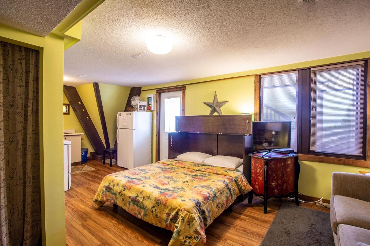 The Pinnacles Suites & Townhomes Silver Star Eksteriør bilde