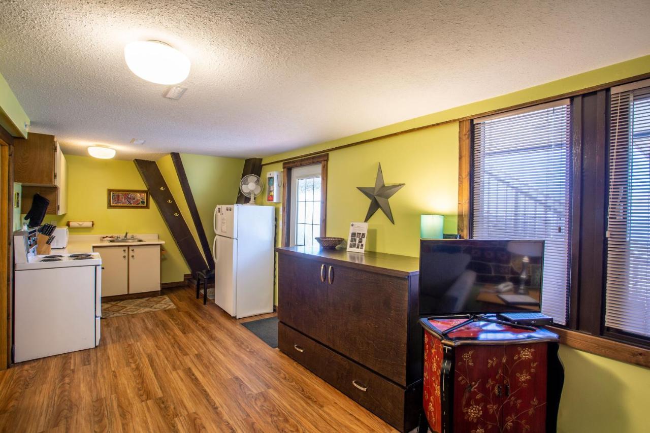 The Pinnacles Suites & Townhomes Silver Star Eksteriør bilde