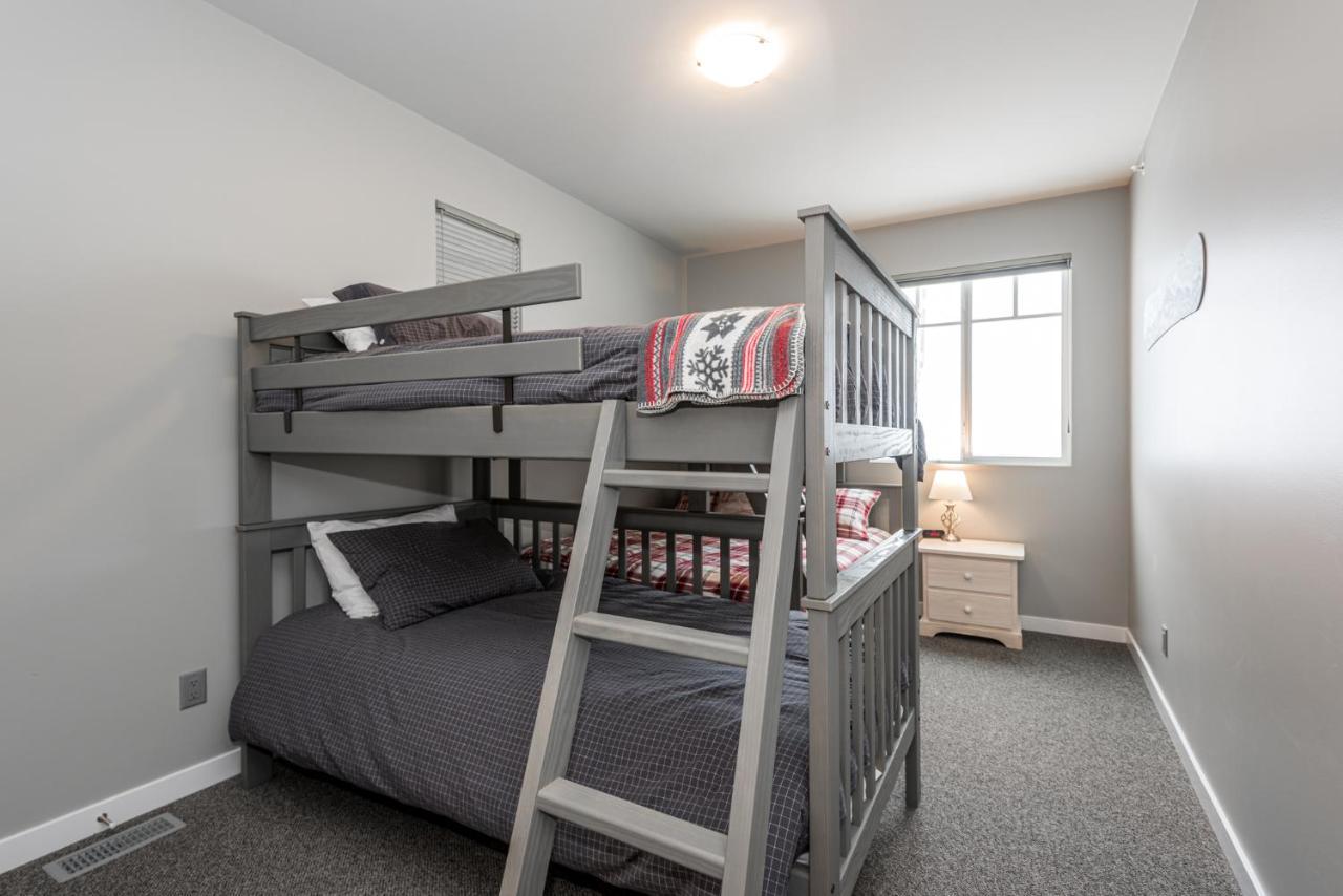 The Pinnacles Suites & Townhomes Silver Star Eksteriør bilde